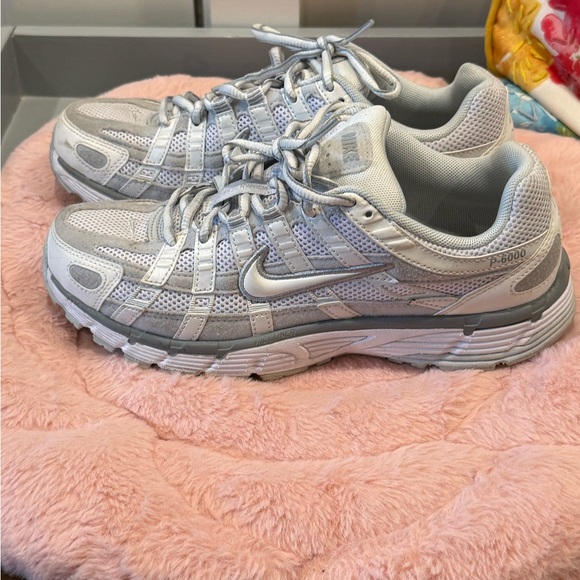 Nike Women's P-6000 Sneakers - Picture 4 of 8